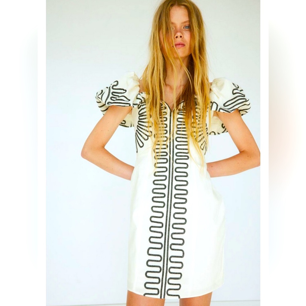 H&M Linen-Blend Off-the-Shoulder Dress